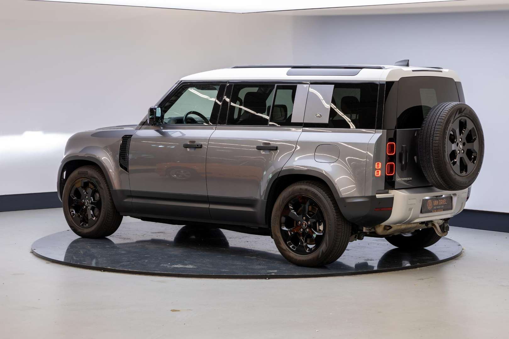 Land Rover Defender 110 Cold Climate | Trekhaak | 360 2.0 P400e - 2021 - Joinsteer - #2