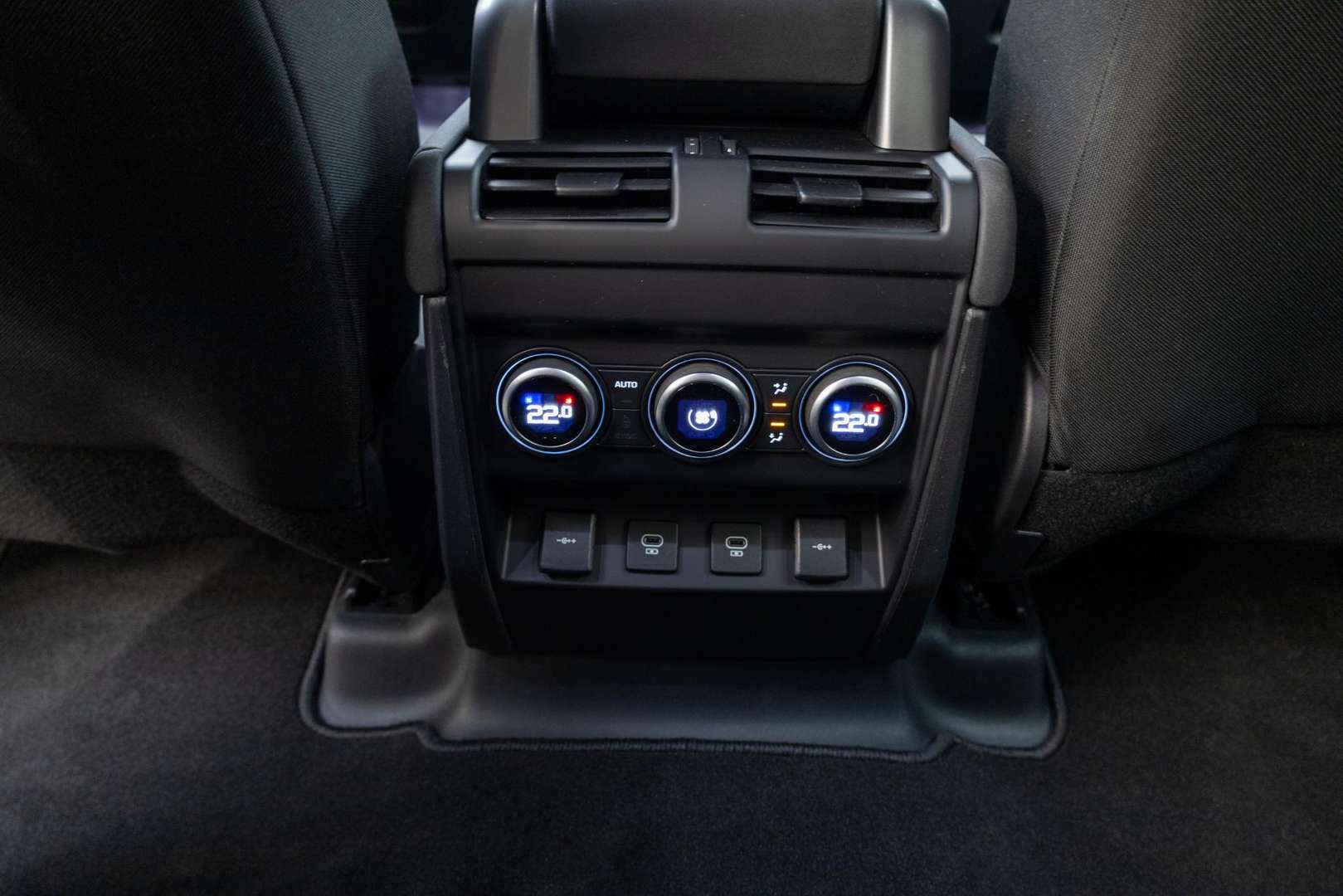 Land Rover Defender 110 Cold Climate | Trekhaak | 360 2.0 P400e - 2021 - Joinsteer - #15