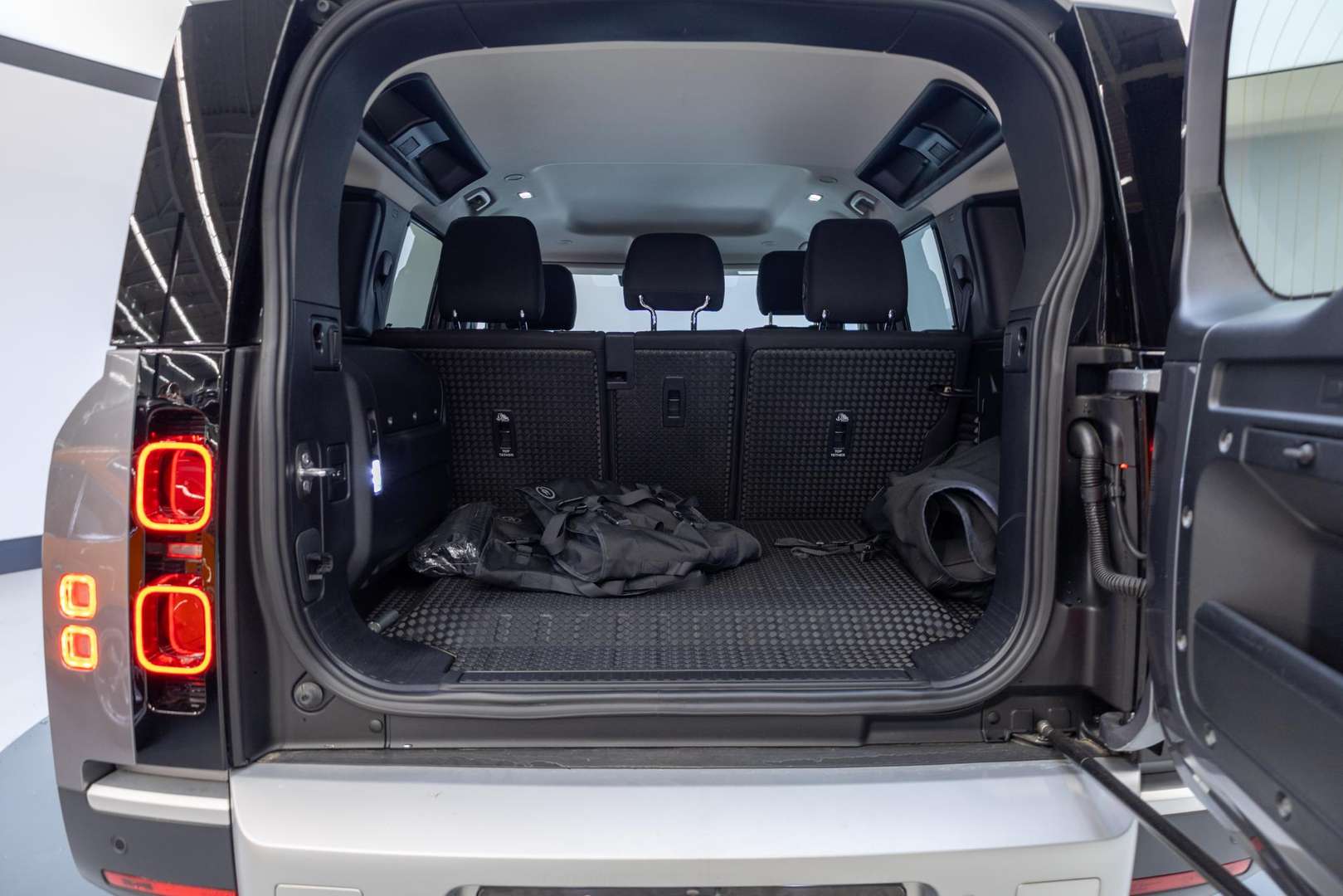 Land Rover Defender 110 Cold Climate | Trekhaak | 360 2.0 P400e - 2021 - Joinsteer - #23