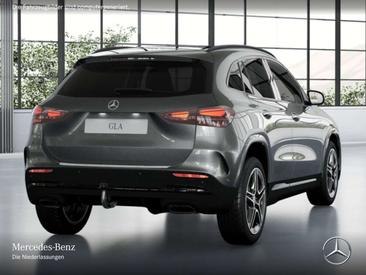 Mercedes GLA 200 Night Edition — photo 3