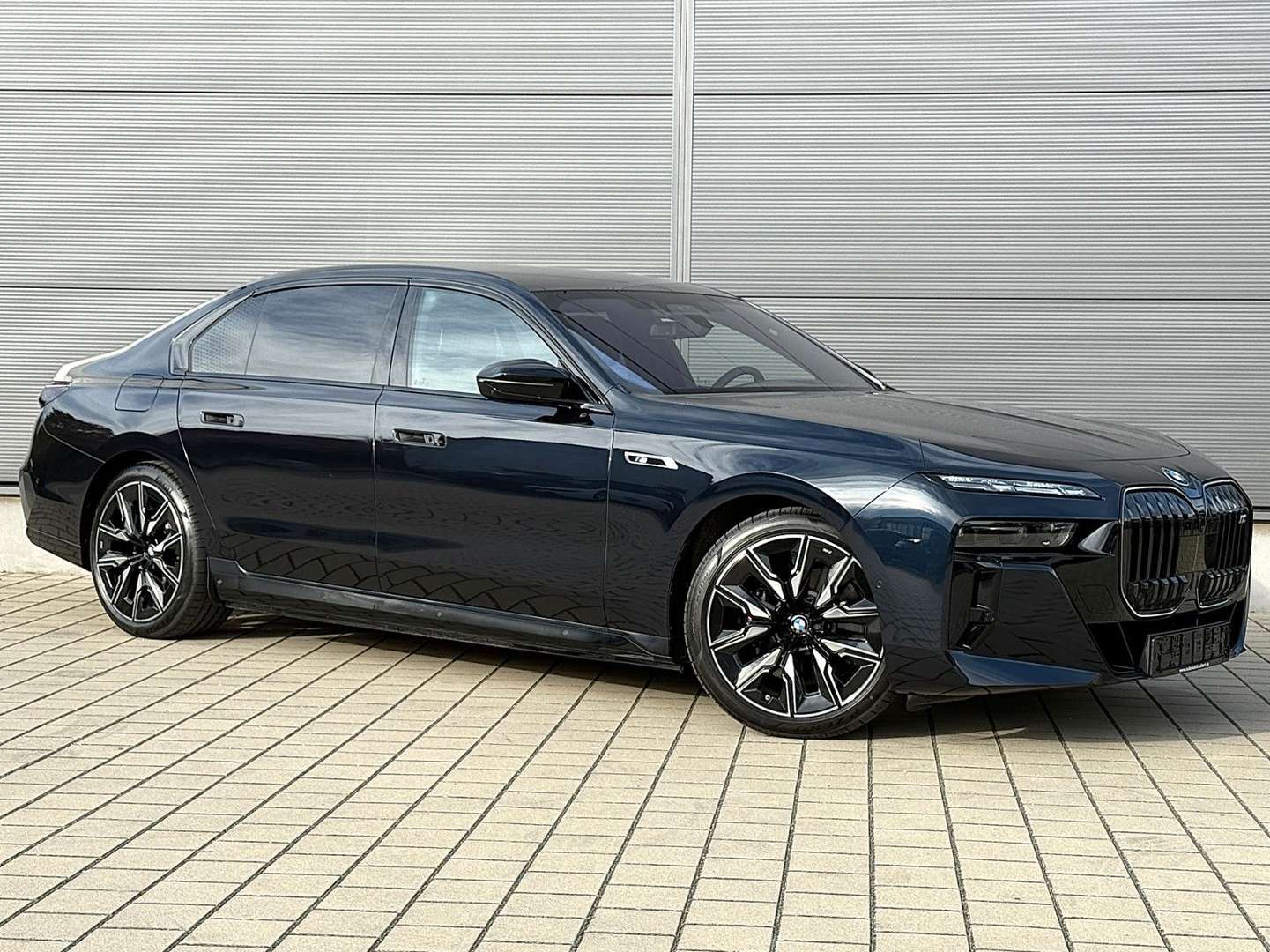 BMW I7 Lounge M70 - 2024 - Joinsteer - #1