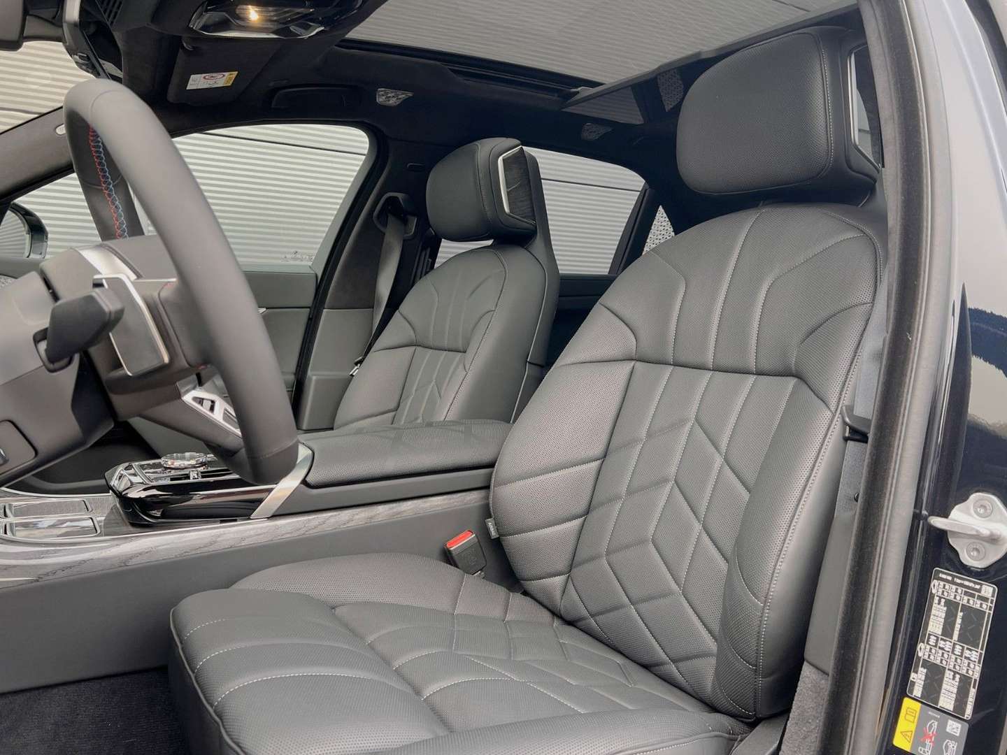 BMW I7 Lounge M70 - 2024 - Joinsteer - #17