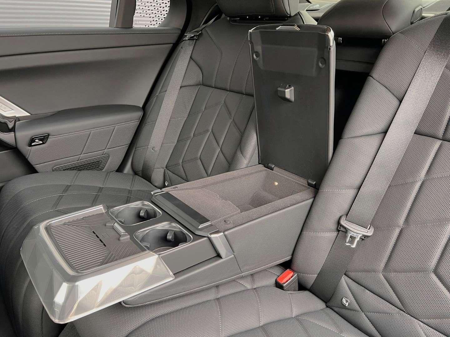 BMW I7 Lounge M70 - 2024 - Joinsteer - #35