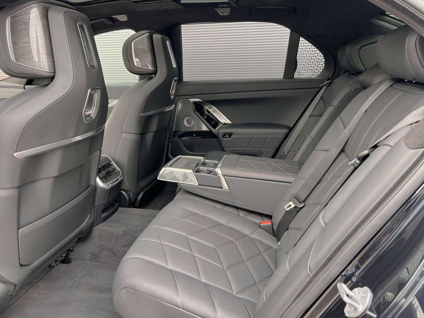 BMW I7 Lounge M70 - 2024 - Joinsteer - #37