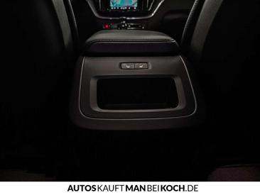 Volvo XC60 B4 Core — photo 29