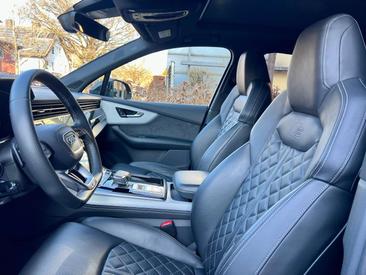 Audi SQ7 4.0 TDI — photo 8