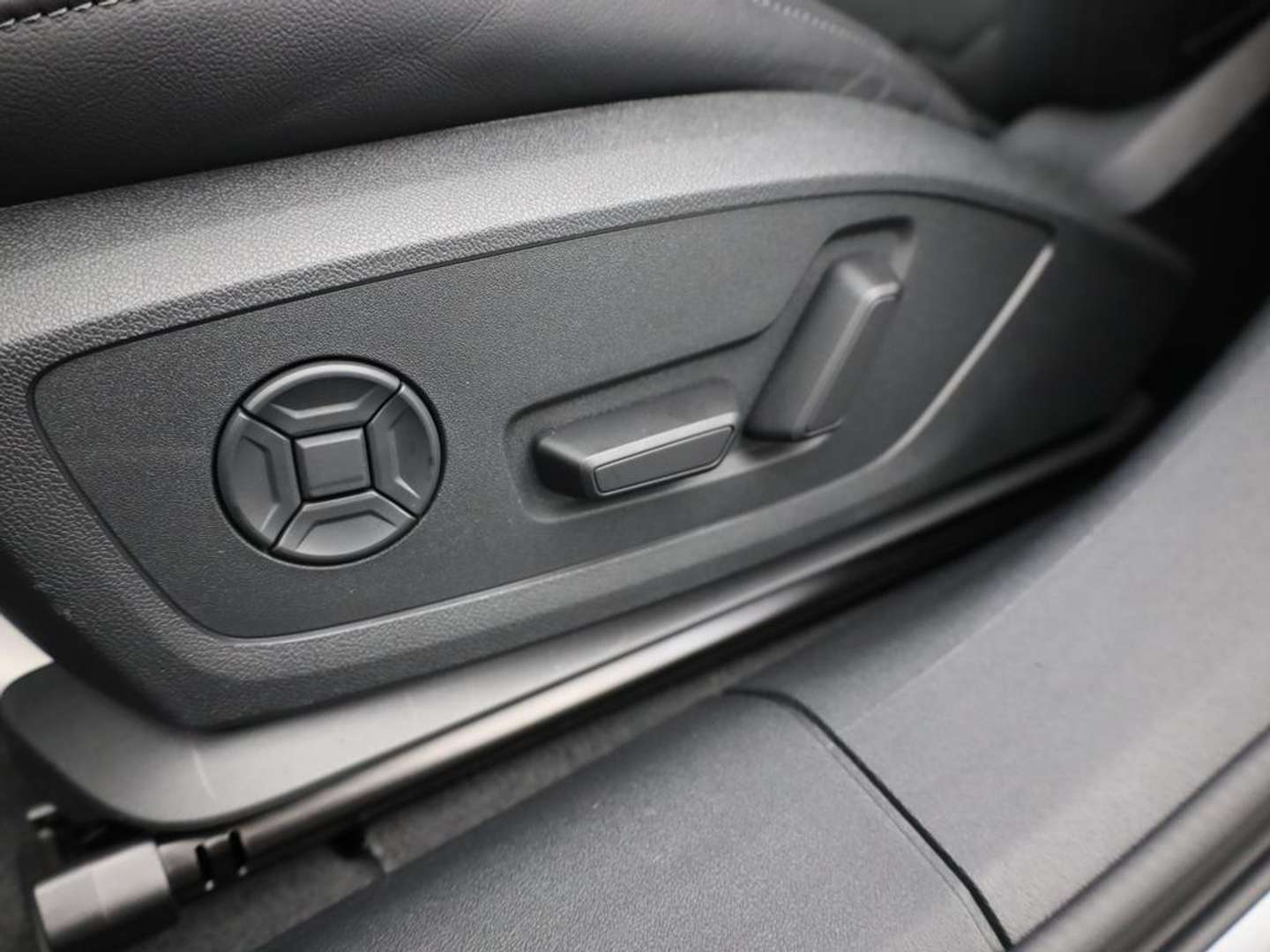 Audi A6 E-tron S Line Performance - 2025 - Joinsteer - #19