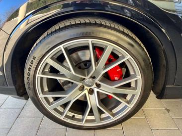 Audi SQ7 4.0 TDI — photo 18
