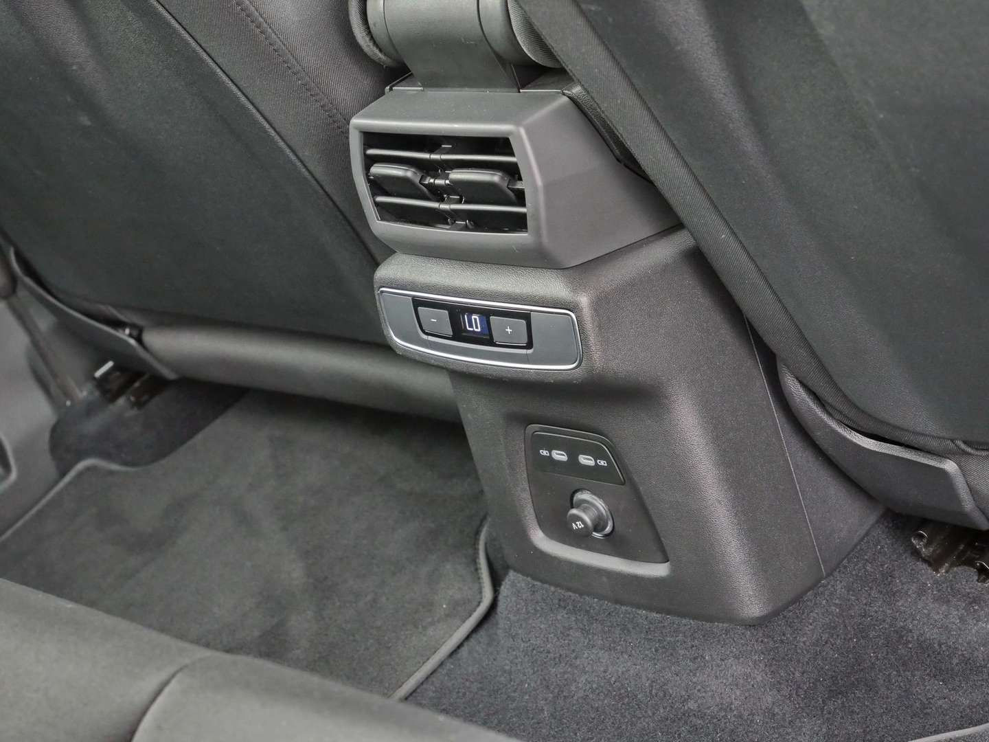 Audi Q4 E-tron Sportback 35 E-tron - 2023 - Joinsteer - #17