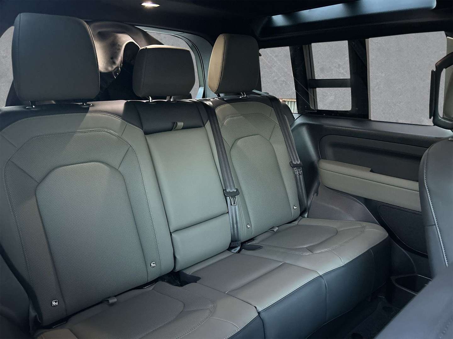 Land Rover Defender 90 D200 S AWD / Luftfederung / Winter P - 2025 - Joinsteer - #4