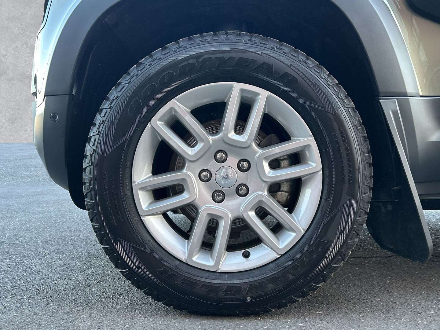 Land Rover Defender 90 D200 S AWD / Luftfederung / Winter P - 2025 - Joinsteer - #8