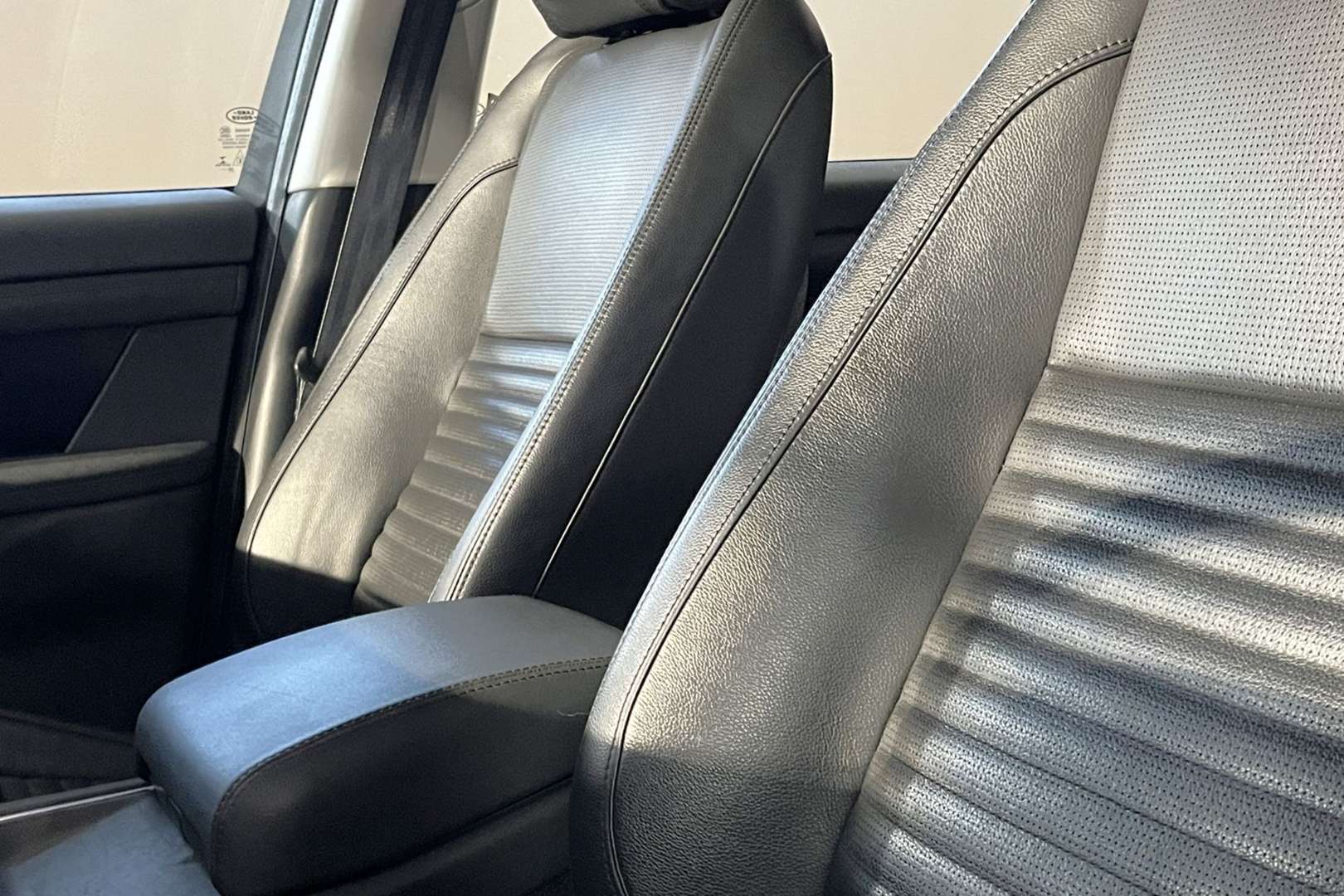 Land Rover Discovery Sport 2.0 TD4 AWD Auto S Black Ed. - 2020 - Joinsteer - #16