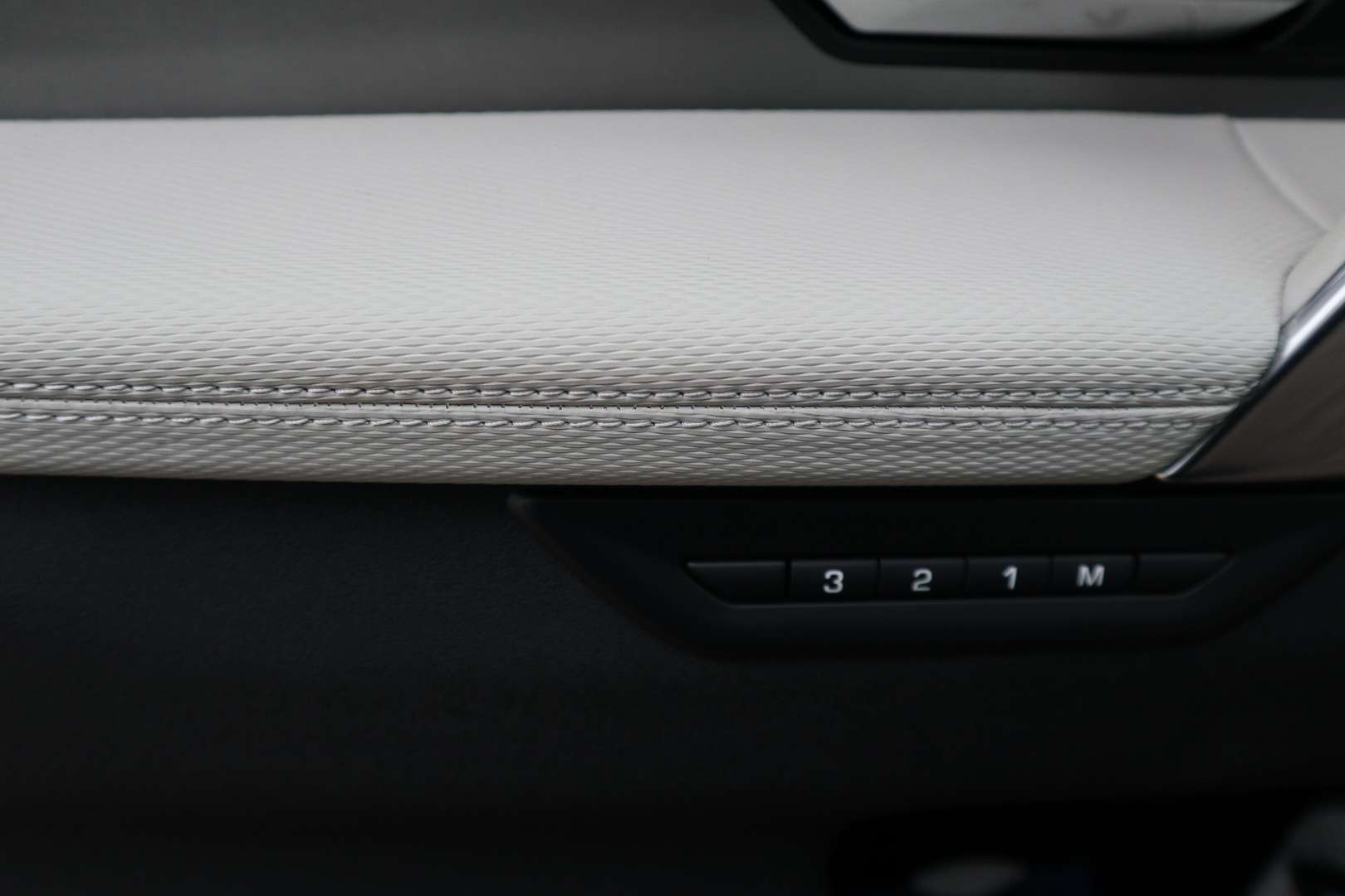 Land Rover Discovery Sport D200 R-Dynamic SE AWD Auto - 2023 - Joinsteer - #14