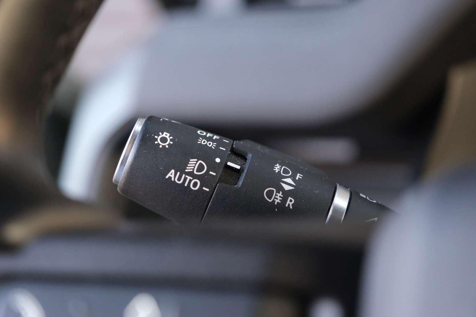 Land Rover Defender 90 X-Dynamic SE 3.0 D200 MHEV - 2023 - Joinsteer - #38