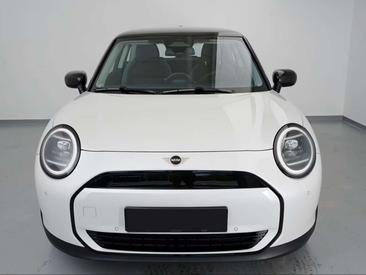 Mini Cooper E Favoured Cooper E — photo 2