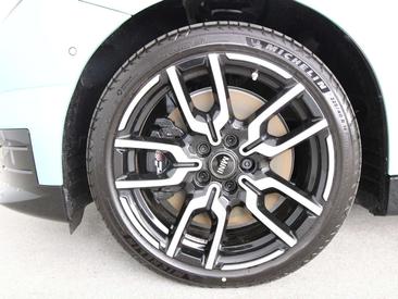 Mini Cooper SE JCW Cooper SE — photo 17