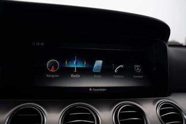 Mercedes Classe E 200 AMG Line — photo 20