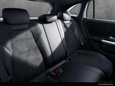 Mercedes GLA 180 AMG Line — photo 10