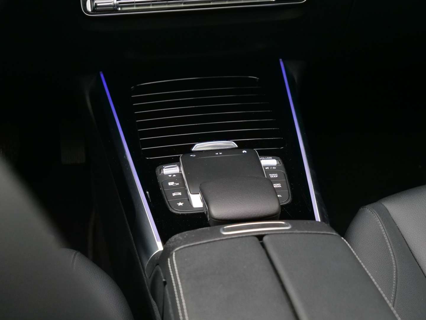 Mercedes EQB 300 AMG Line - 2022 - Joinsteer - #47