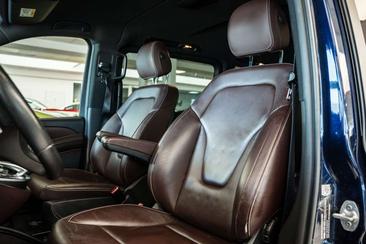 Mercedes V 250 250 Avantgarde — photo 14