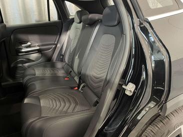Mercedes GLA 180 Advanced — photo 10