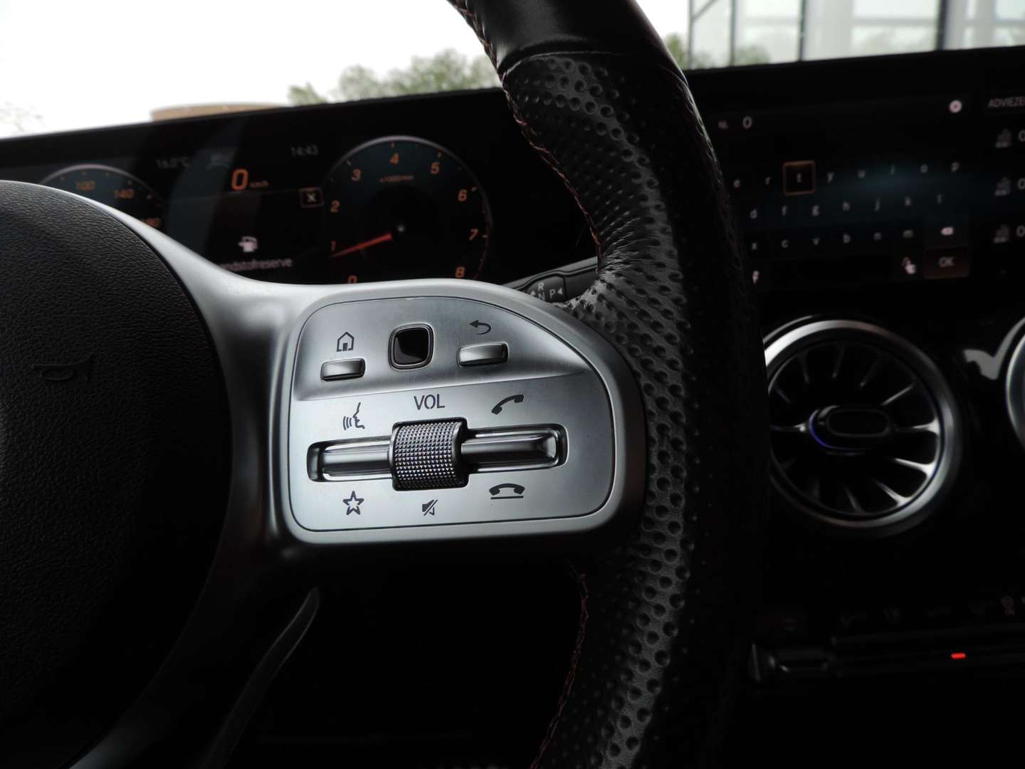 Mercedes GLB 200 Business - 2021 - Joinsteer - #28