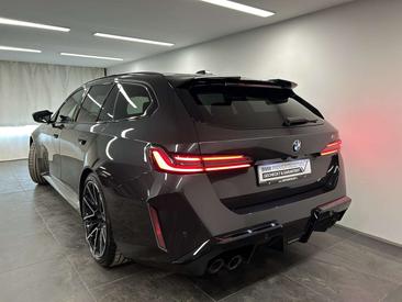 BMW M5 Touring — photo 10
