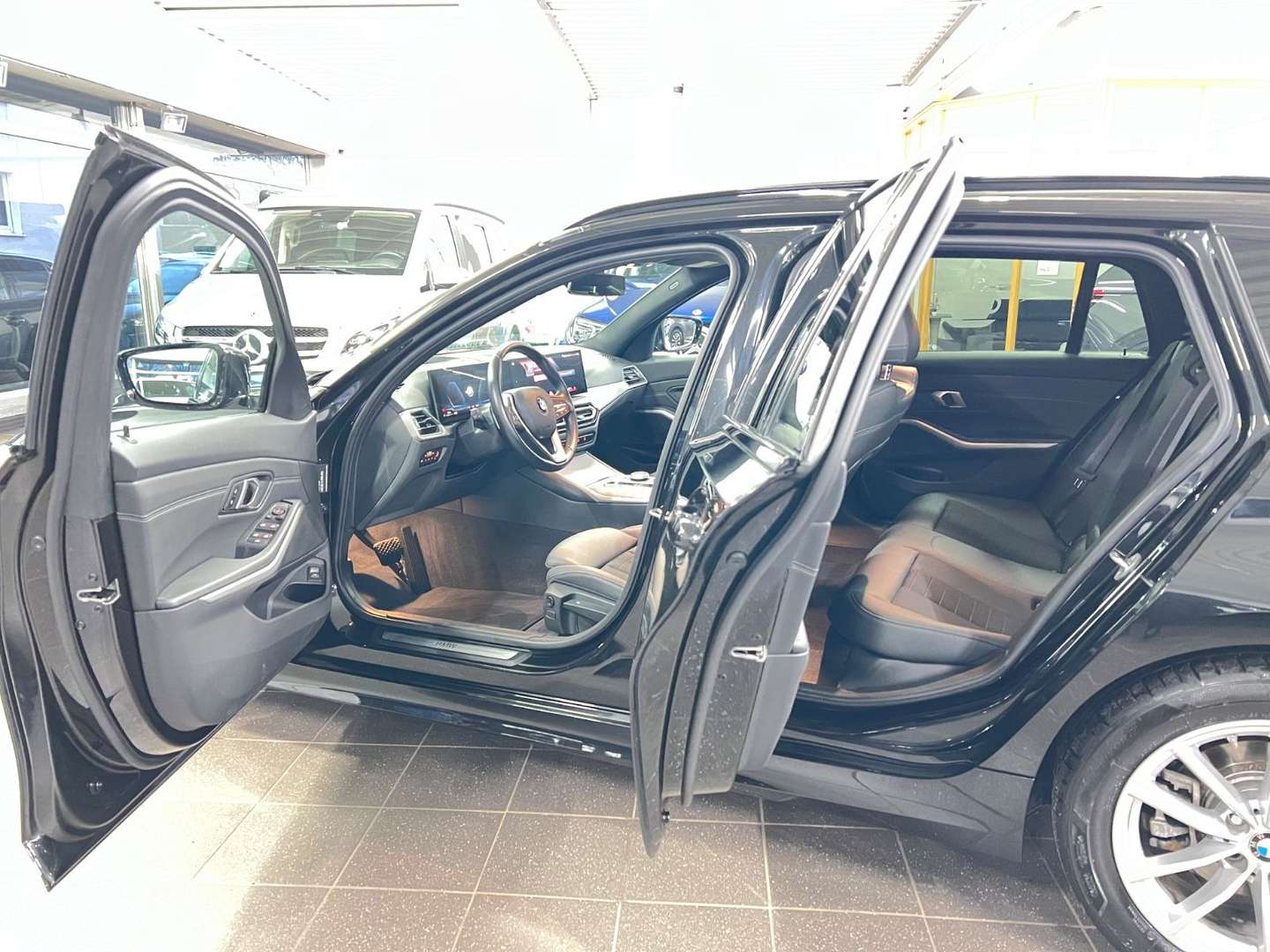 BMW Série 3 Touring Innovation 318d - 2023 - Joinsteer - #7