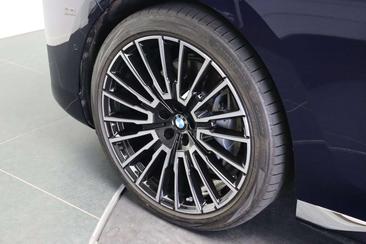 BMW I7 High Executive EDrive50 — photo 5