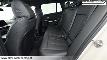 BMW 330e 330e XDrive — photo 12