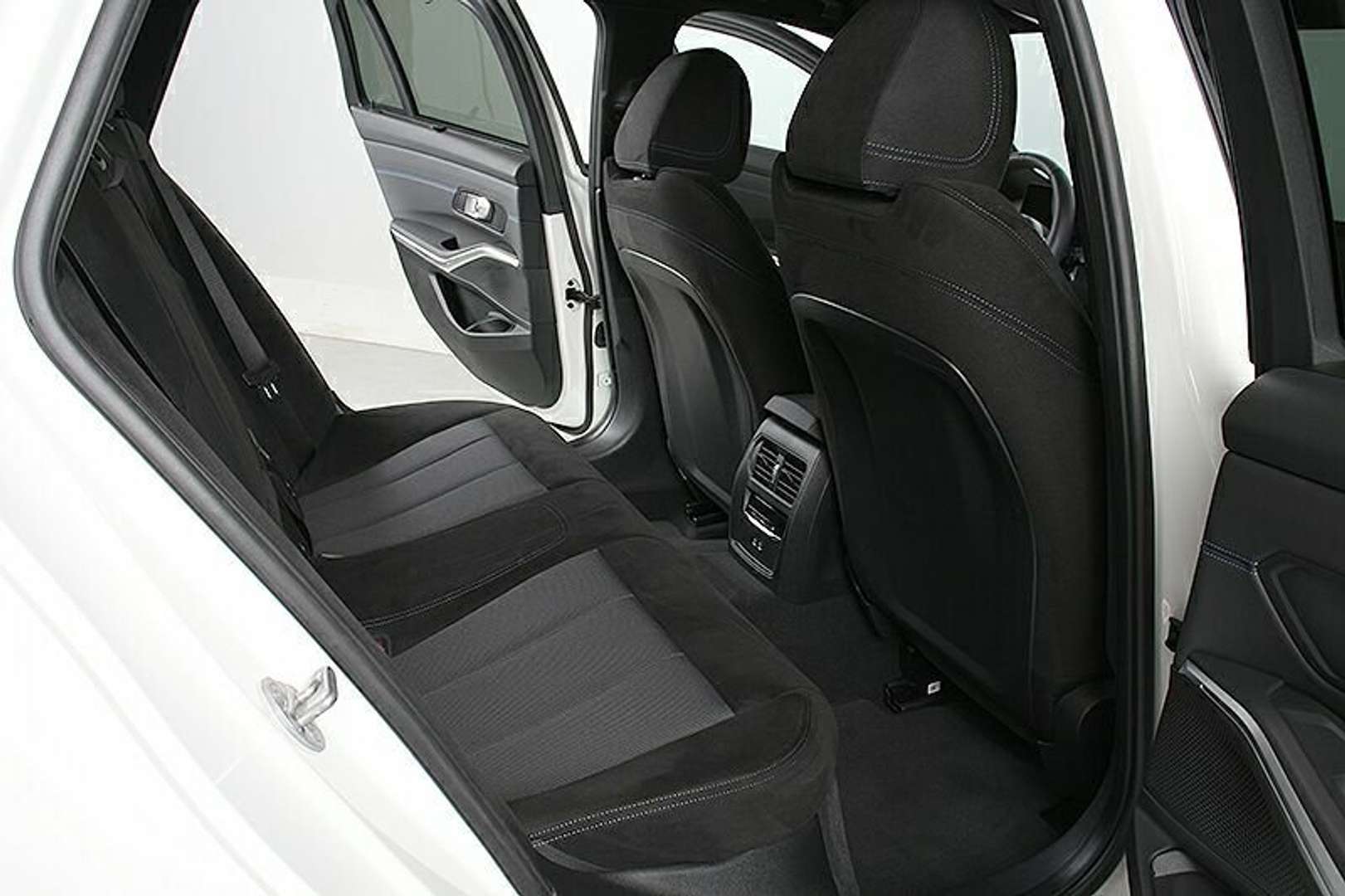 BMW 330e M Sport - 2024 - Joinsteer - #4