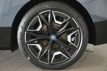 BMW IX XDrive50 — photo 2