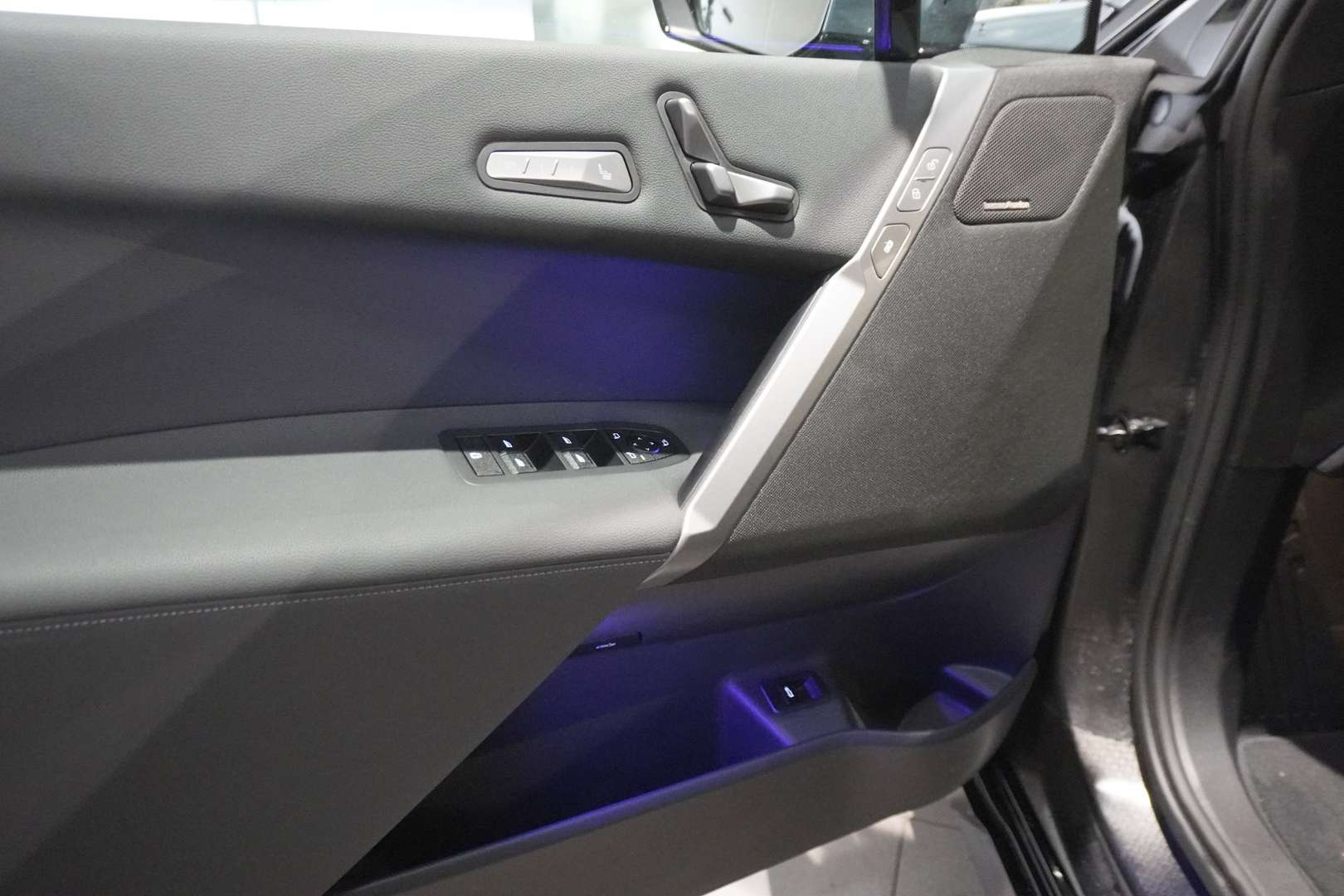 BMW IX XDrive50 - 2025 - Joinsteer - #18