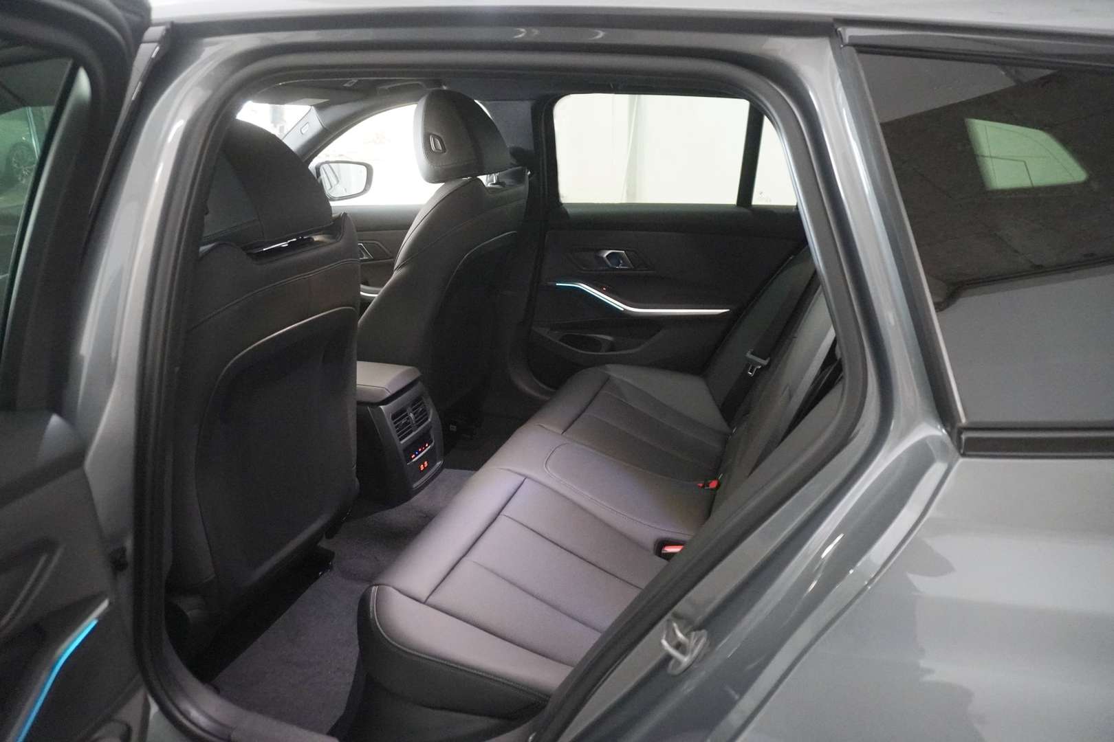 BMW 330e 330e XDrive - 2025 - Joinsteer - #8