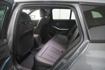 BMW 330e 330e XDrive — photo 8