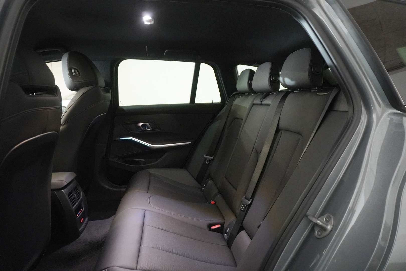 BMW 330e 330e XDrive - 2025 - Joinsteer - #10