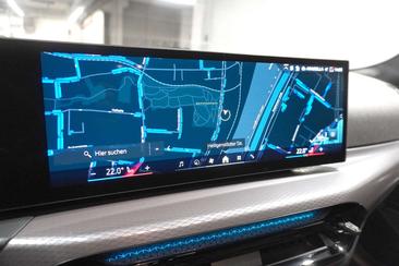 BMW 330e 330e XDrive — photo 15