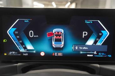 BMW 330e 330e XDrive — photo 20