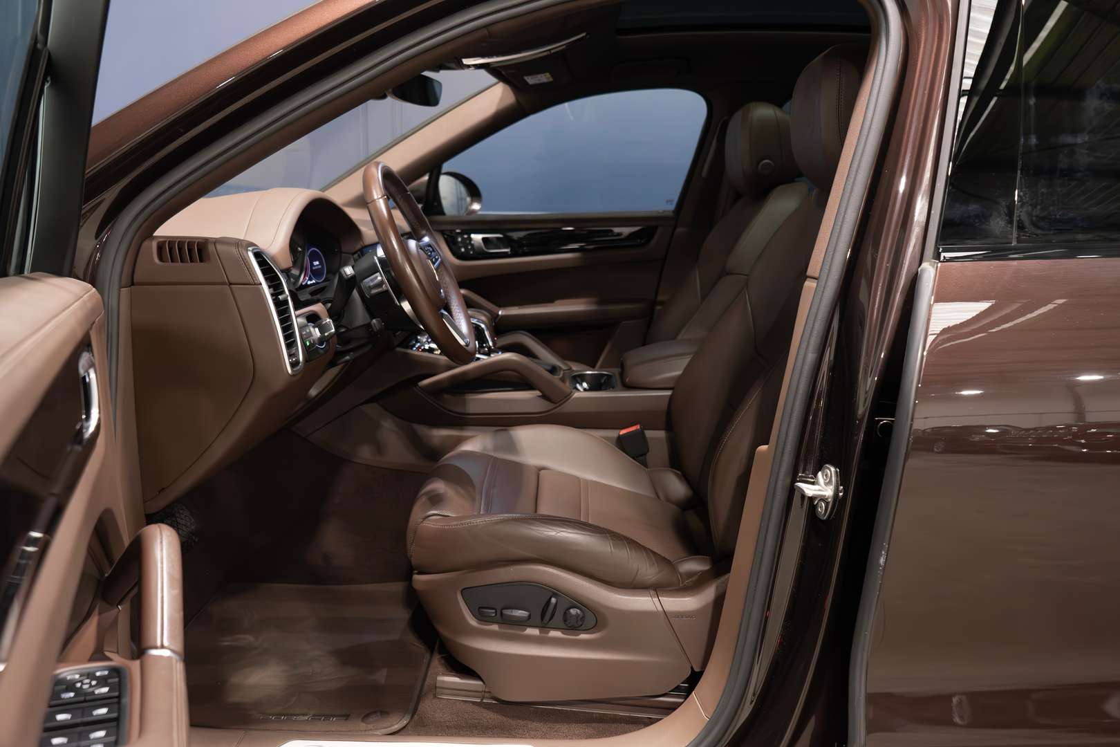 Porsche Cayenne Coupé Platinum Edition E-hybrid - 2022 - Joinsteer - #24