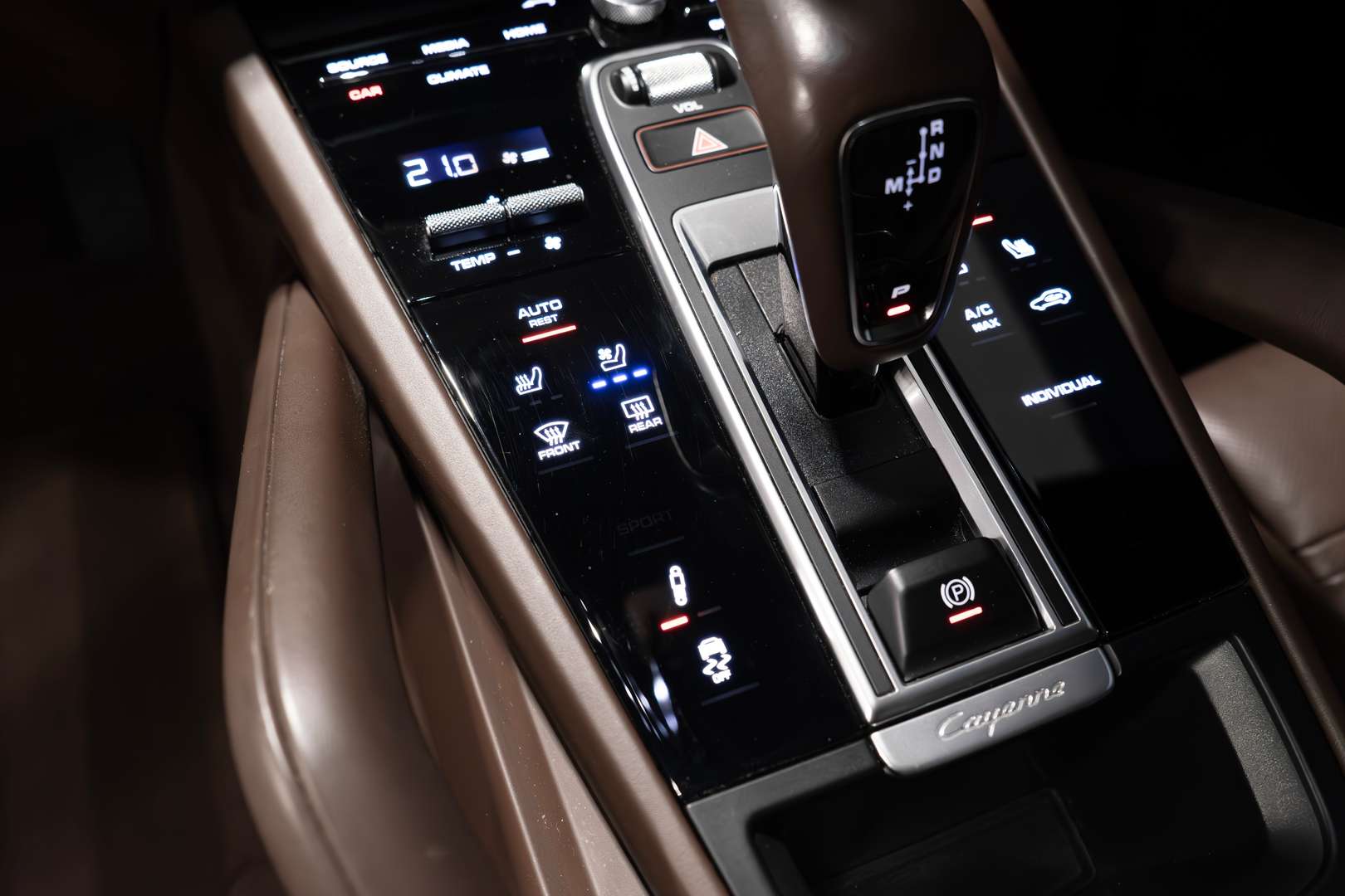 Porsche Cayenne Coupé Platinum Edition E-hybrid - 2022 - Joinsteer - #33