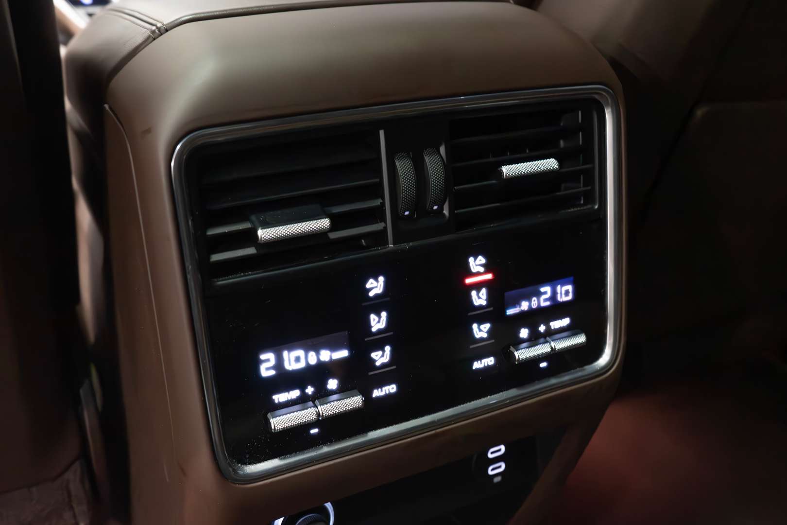 Porsche Cayenne Coupé Platinum Edition E-hybrid - 2022 - Joinsteer - #35