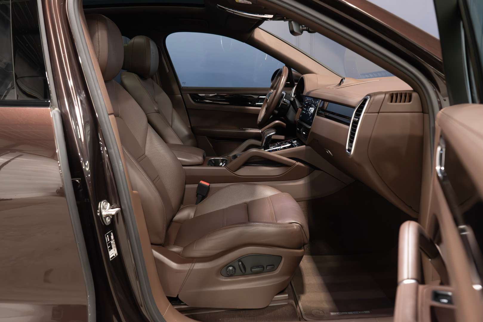 Porsche Cayenne Coupé Platinum Edition E-hybrid - 2022 - Joinsteer - #36