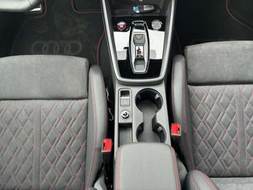 Audi S3 TFSI — photo 11