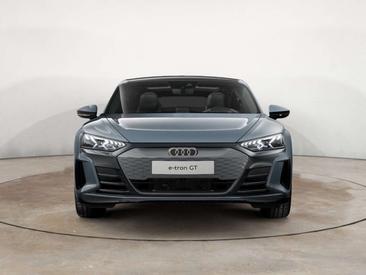 Audi E-tron GT — photo 2