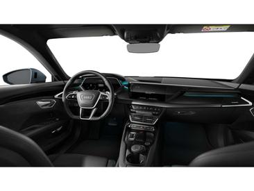 Audi E-tron GT — photo 8