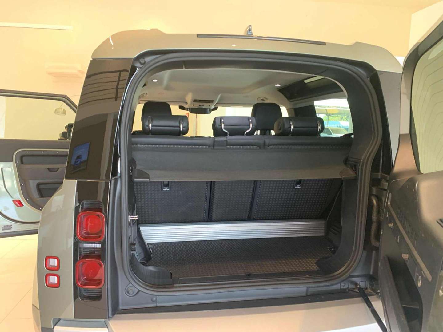 Land Rover Defender 90 SE 3.0D I6 200 CV AWD Auto - 2023 - Joinsteer - #9