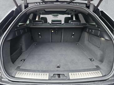 Land Rover Range Rover Velar R-Dynamic SE P250 AWD — photo 11
