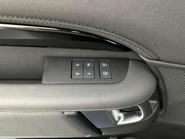 Land Rover Discovery D250 S AWD Auto 25MY 06/2026 — photo 18