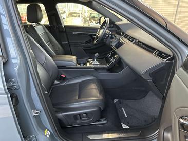 Land Rover Range Rover Evoque 1.5 P300e AWD R-Dynamic S — photo 3
