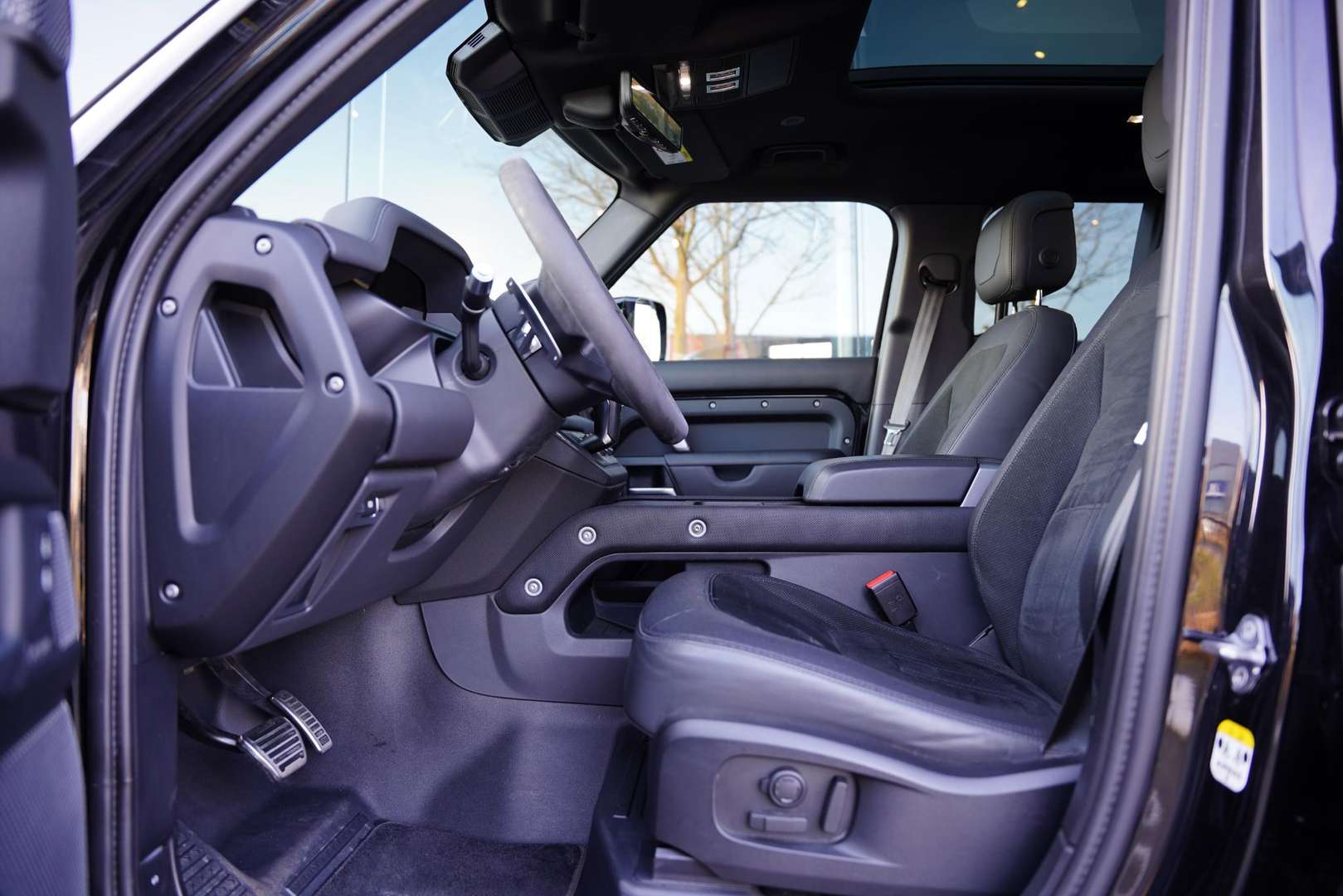 Land Rover Defender 110 Black Edition / Panoramadak / Meridia P 525 V8 - 2022 - Joinsteer - #5